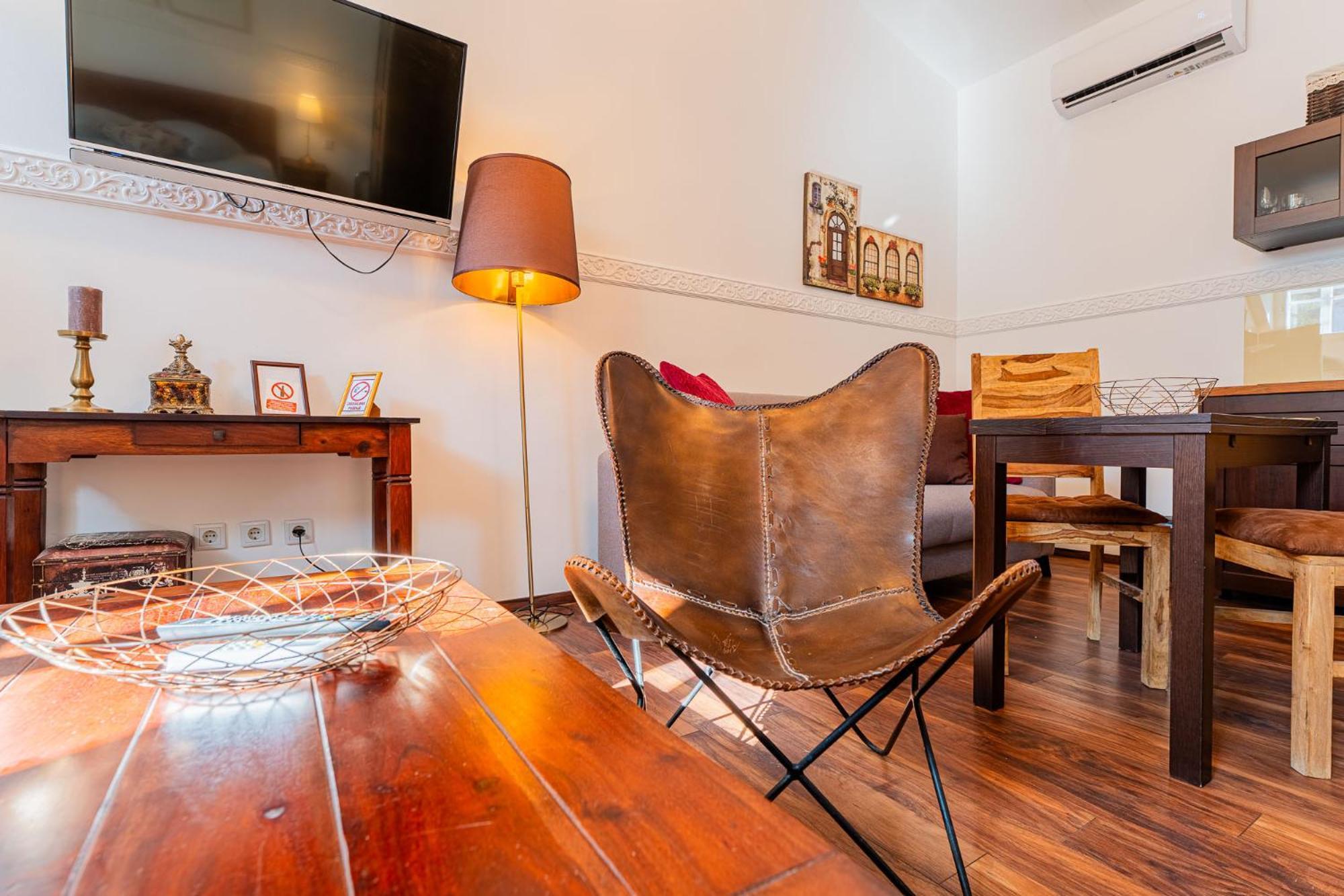 Flex Selfcheckins - - - 8 Units - Centre - New Apartament