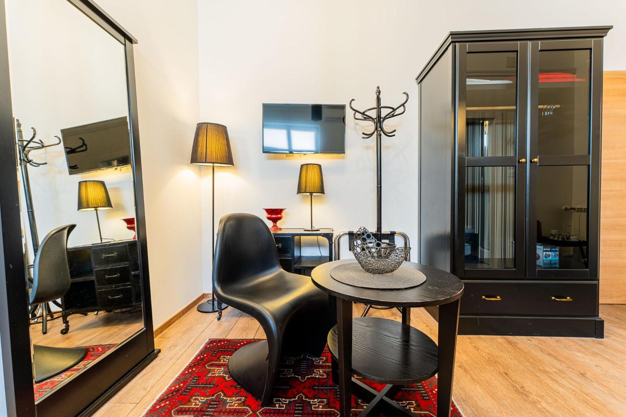 Flex Selfcheckins - - - 8 Units - Centre - New Zagrzeb