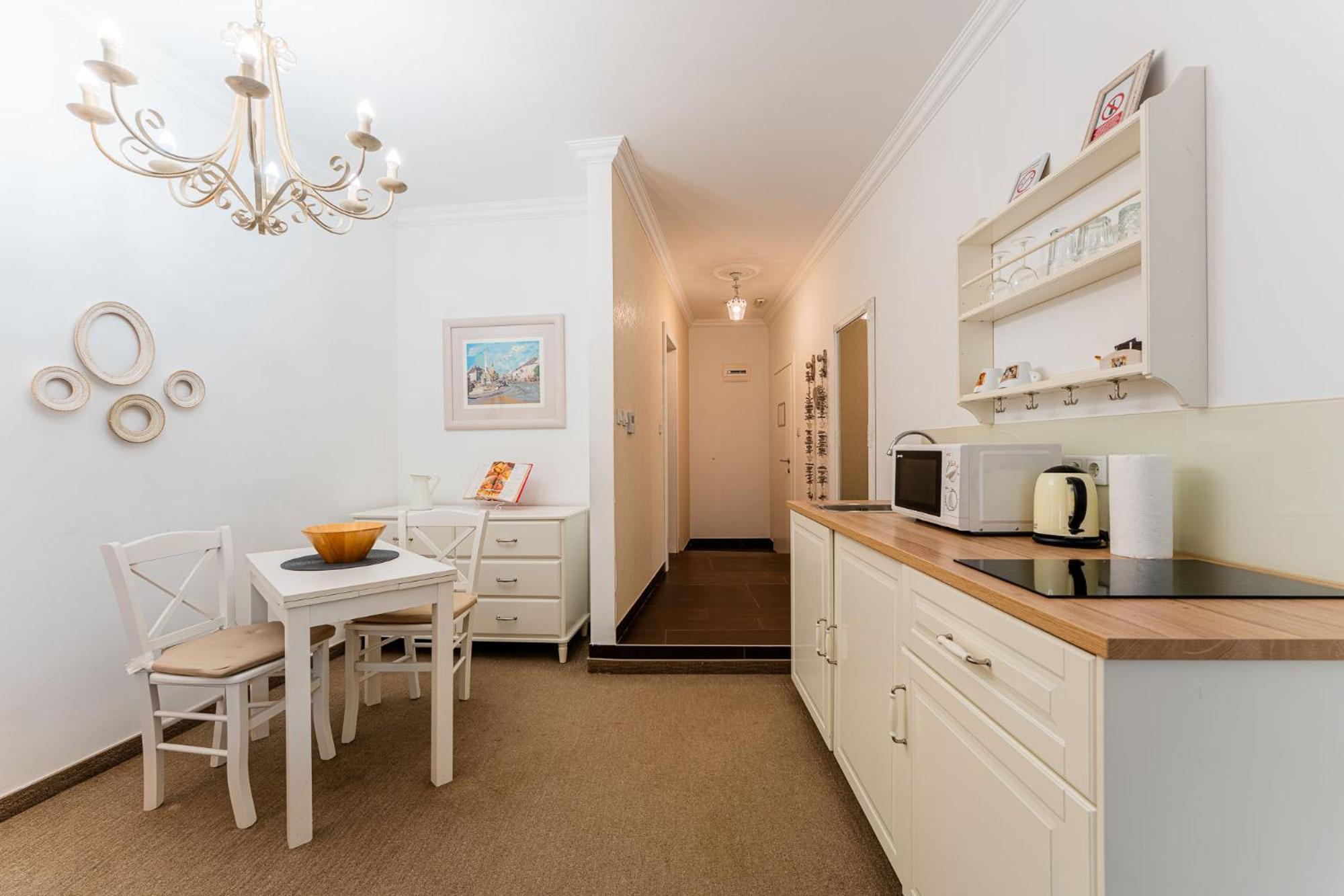 Flex Selfcheckins - - - 8 Units - Centre - New *