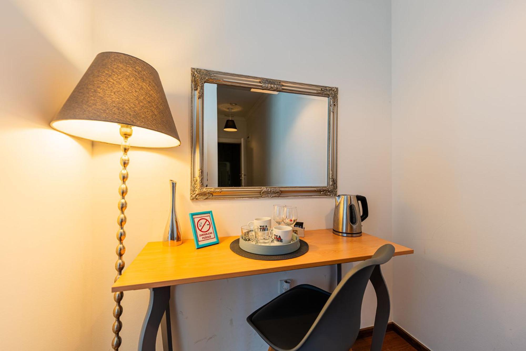 Flex Selfcheckins - - - 8 Units - Centre - New *