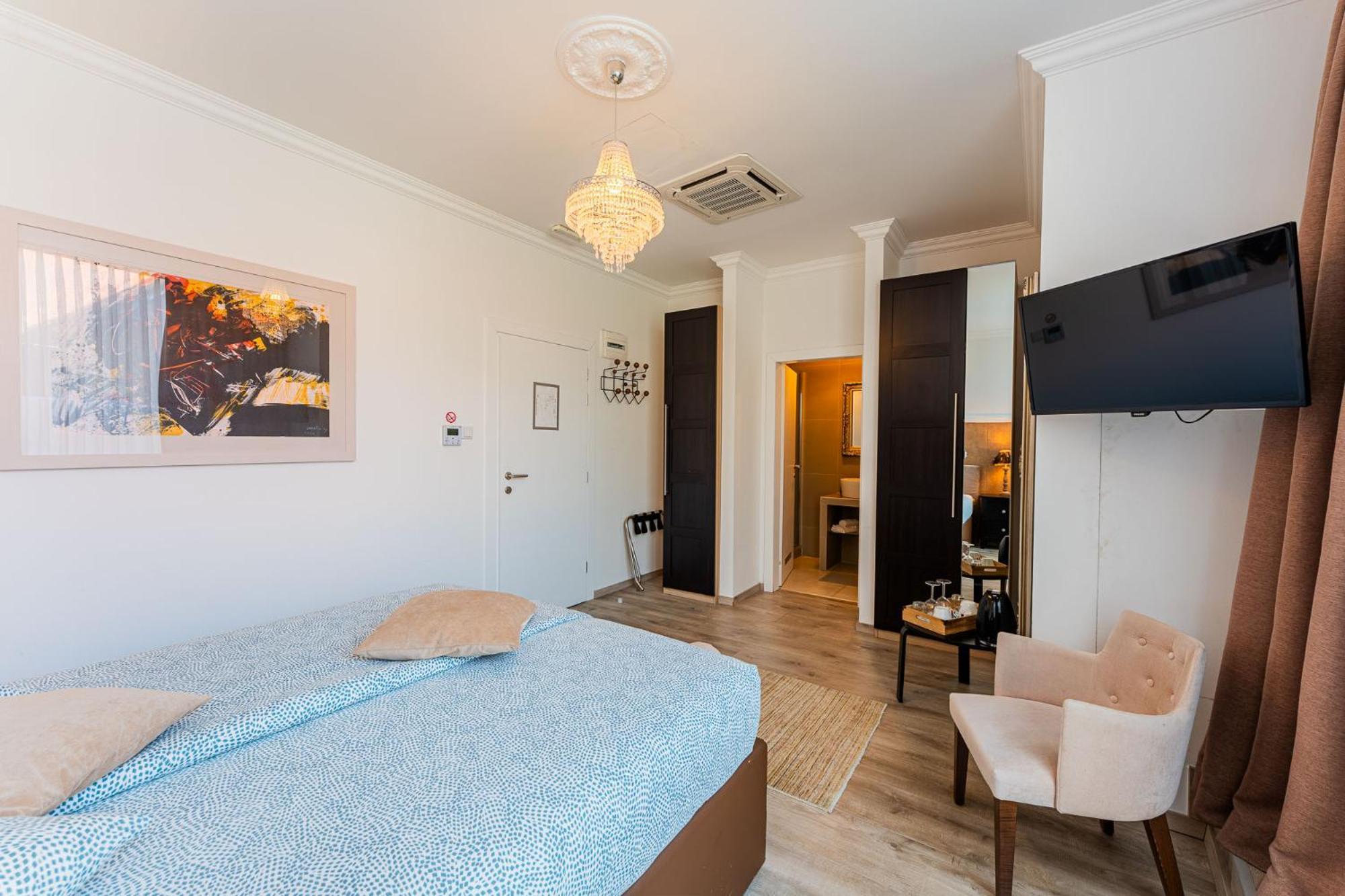 Flex Selfcheckins - - - 8 Units - Centre - New * Zagrzeb