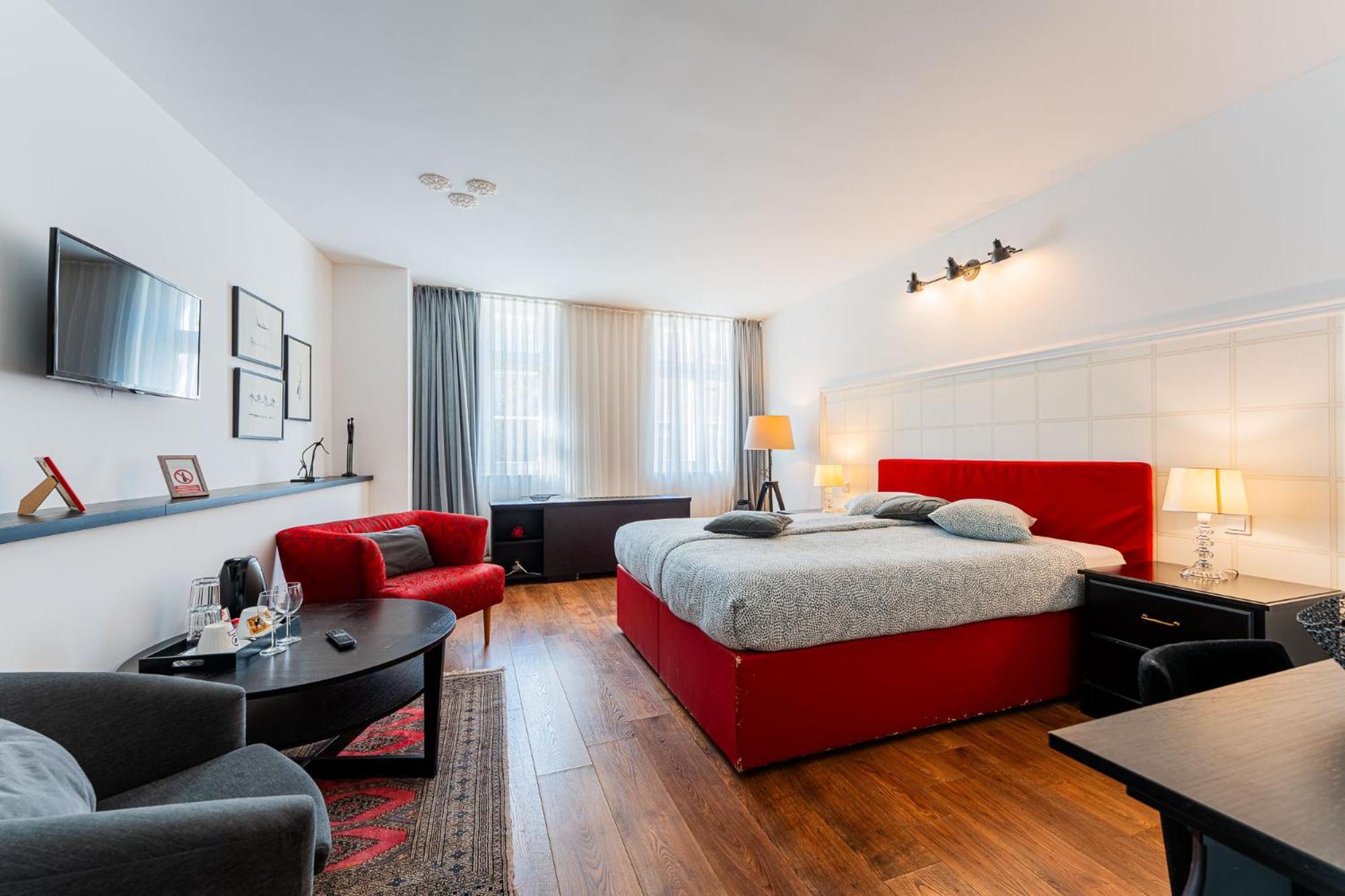 Flex Selfcheckins - - - 8 Units - Centre - New *